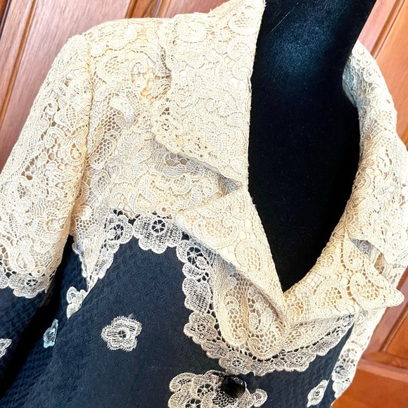 PEGGY JENNINGS Black Cream Lace Overlay Blazer Silk Lining Split Sleeve Large - Picture 2 of 13